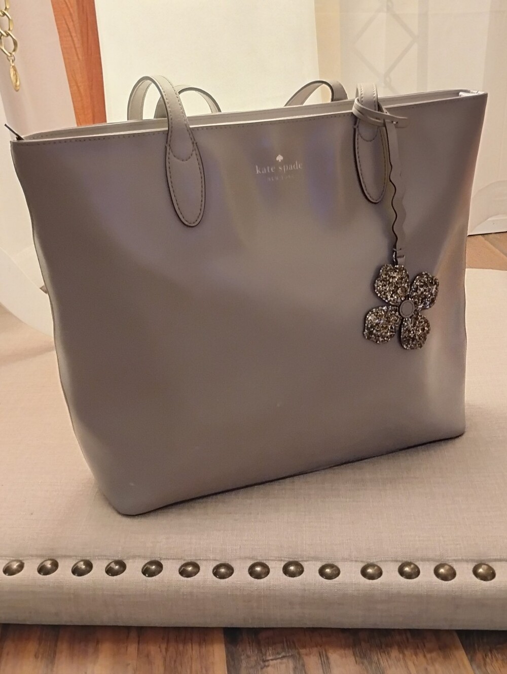 Kate Spade New York Kerri Medium Shoulder Bag, Tote. Taupe.